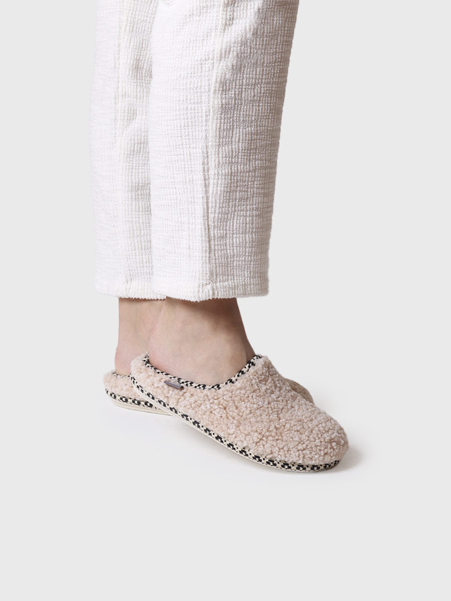 Women's clog-style house slipper in faux sheepskin | DARLA-SB