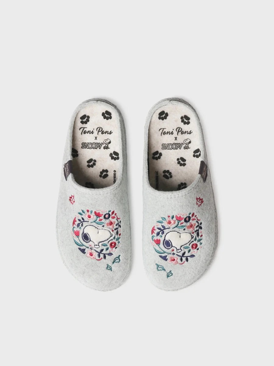 Snoopy women's felt clog-style slippers | SNOOPY