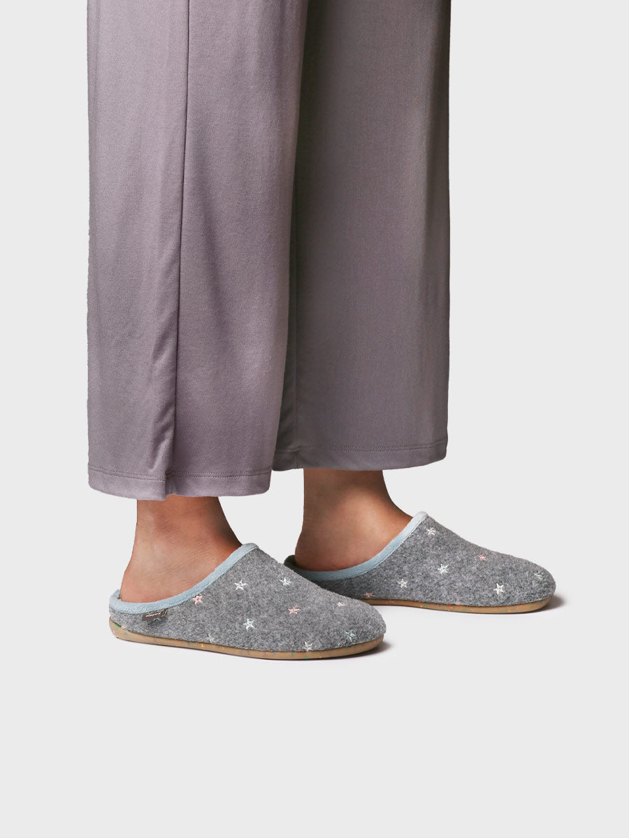 Women's open slipper with luminescent embroidery | MONA-FT