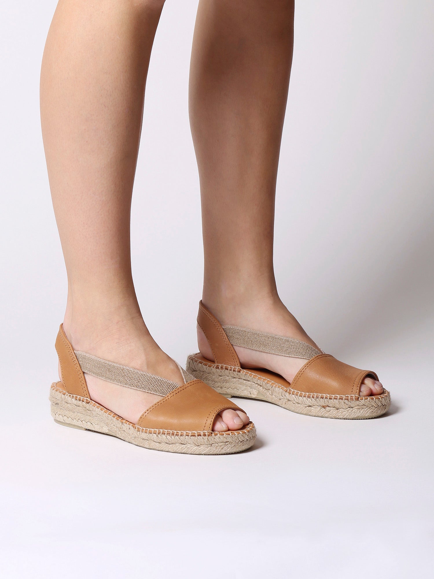 Flat leather sandal with elastics - ETNA