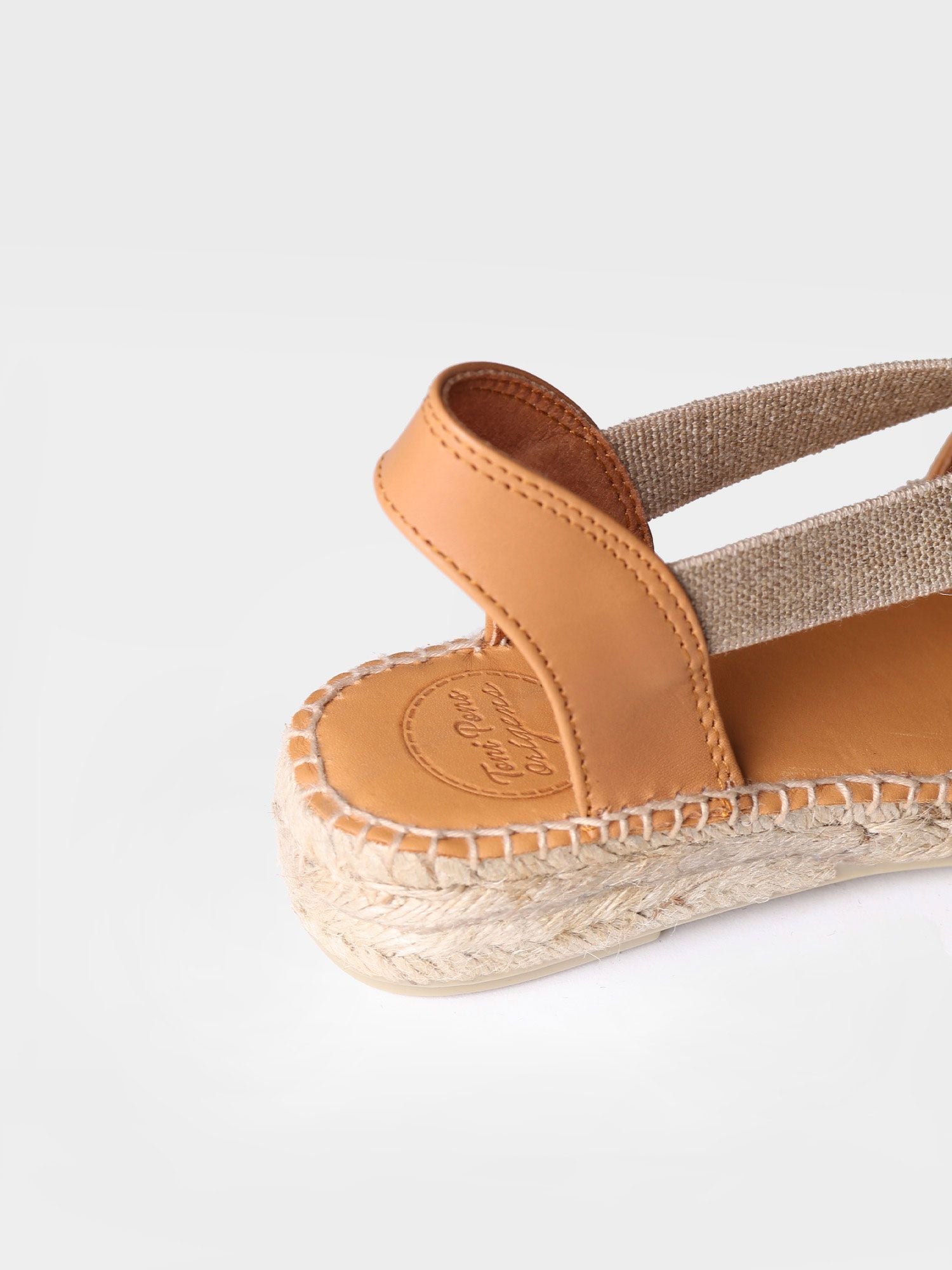 Flat leather sandal with elastics - ETNA