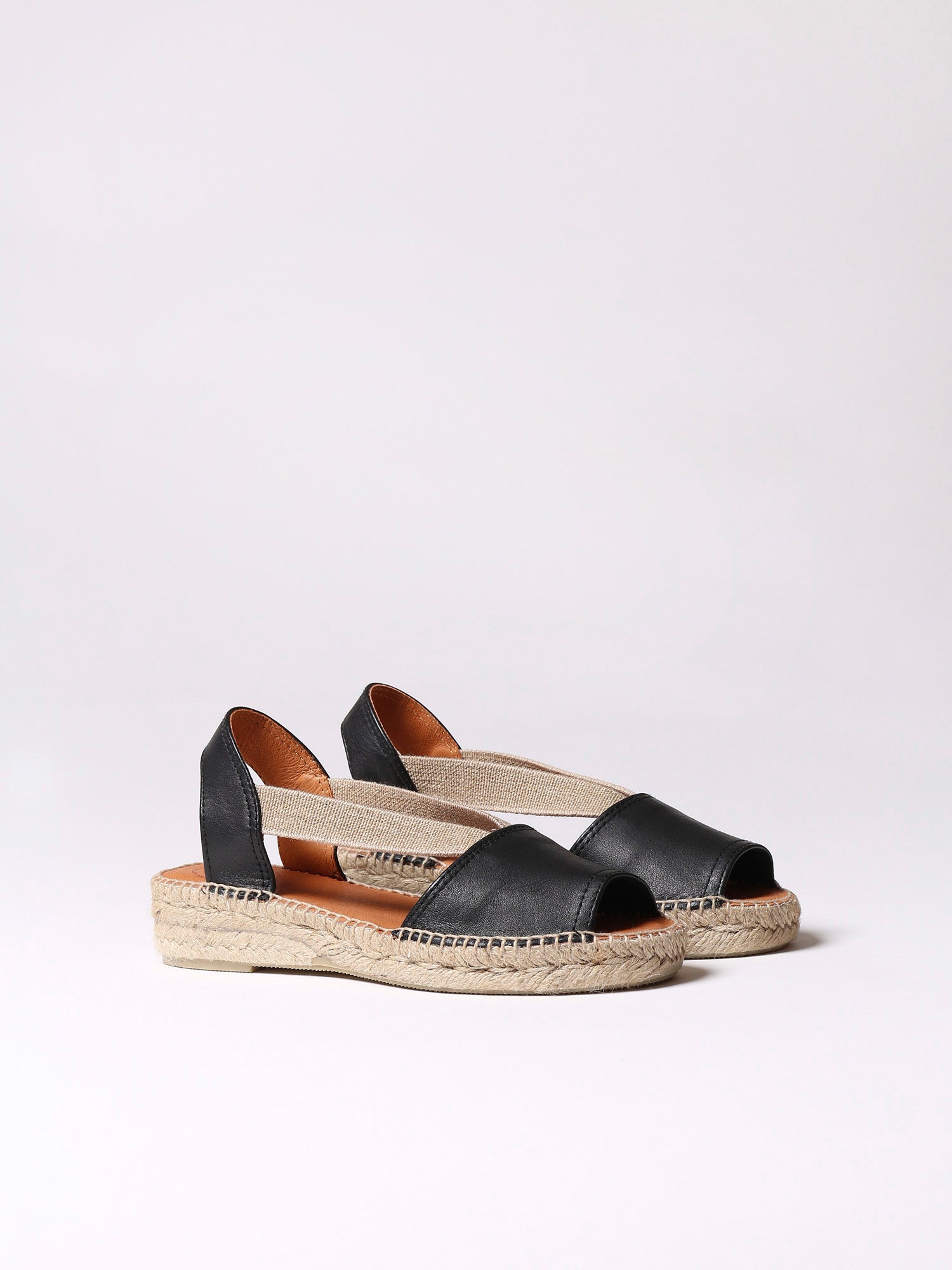 Flat leather sandal with elastics - ETNA