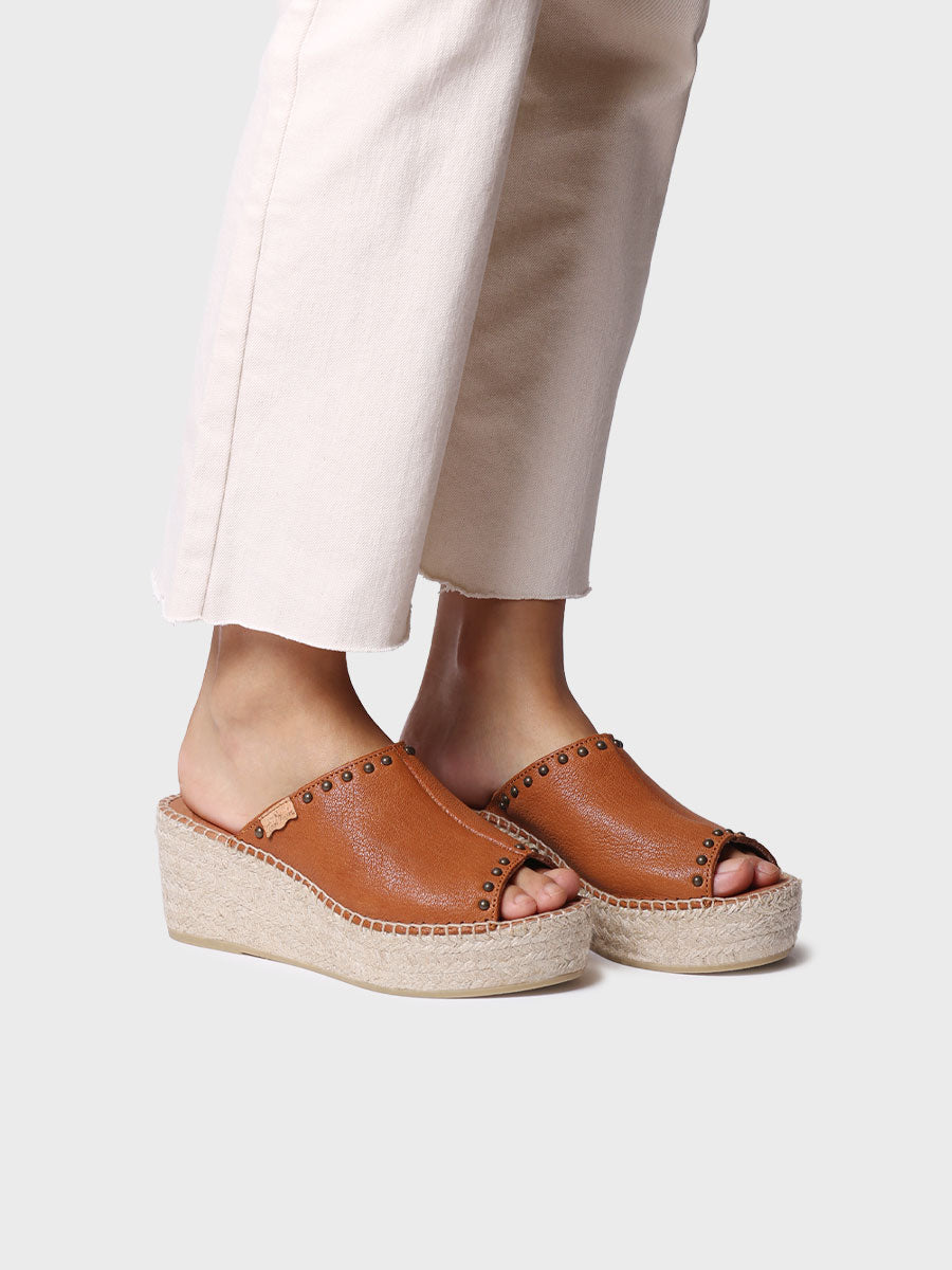 Women's backless espadrille in leather with wedge heel and studs | MODENA