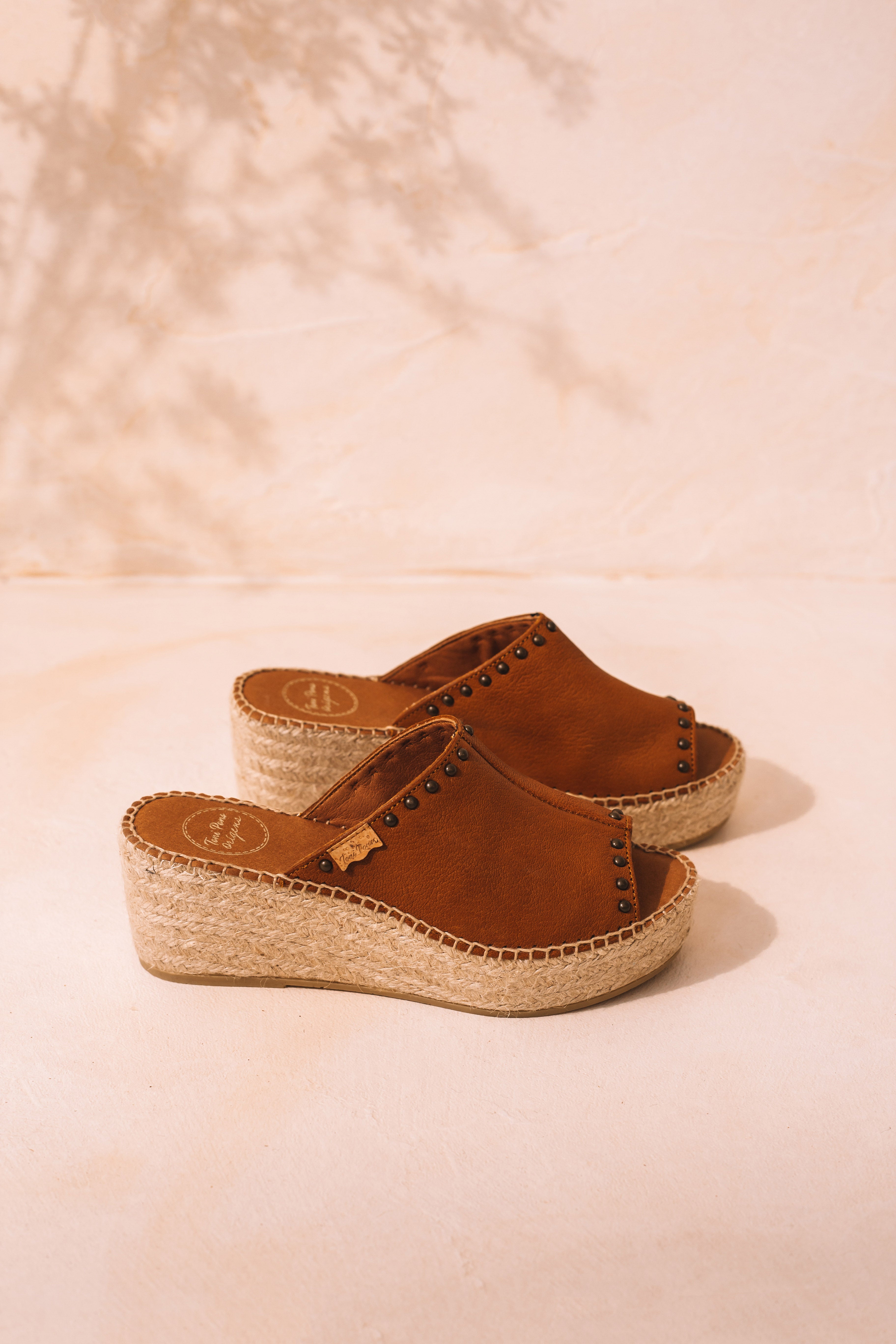 Women's backless espadrille in leather with wedge heel and studs | MODENA