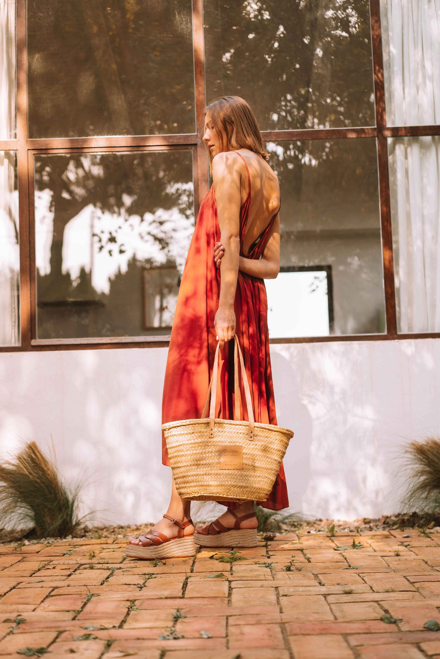 Women's wicker basket with leather handles | GOMERA