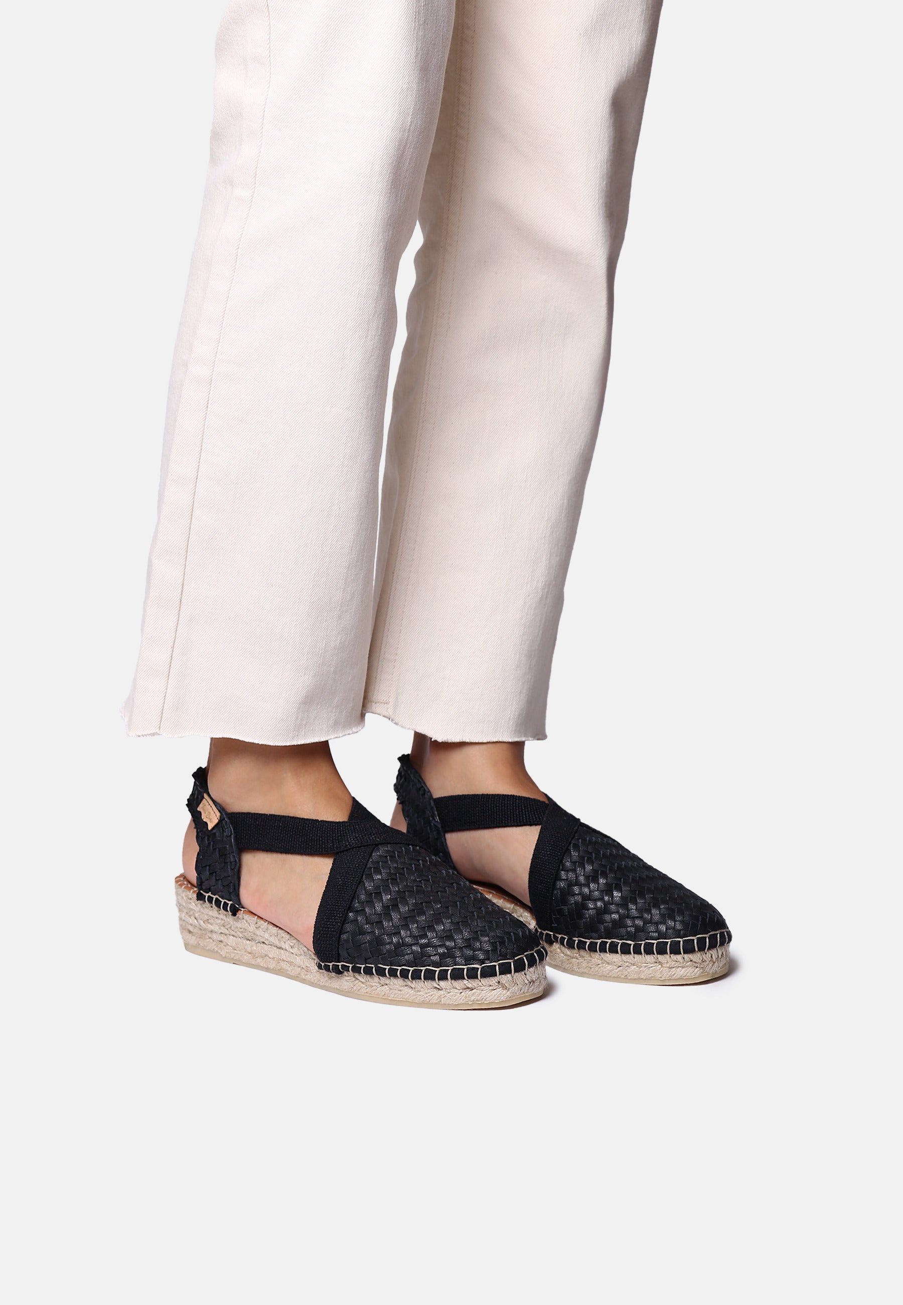 Women's closed espadrille in braided leather with wedge heel | SIRACUSA