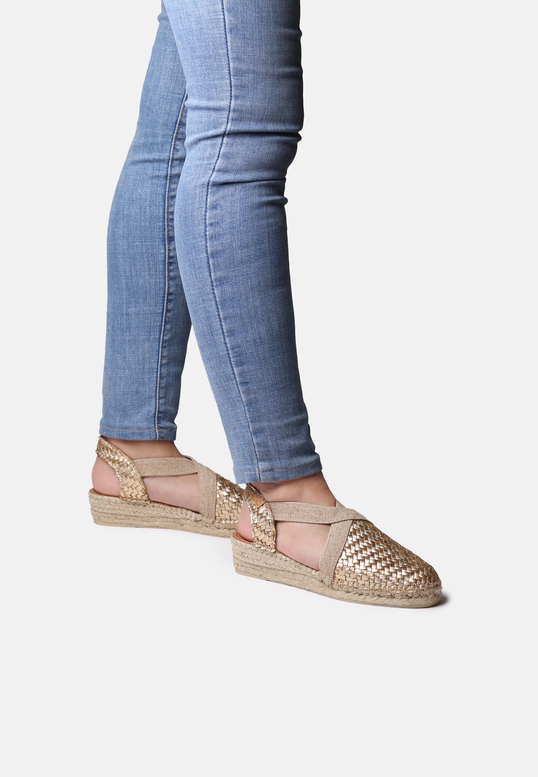 Women's closed espadrille in braided leather with wedge heel | SIRACUSA