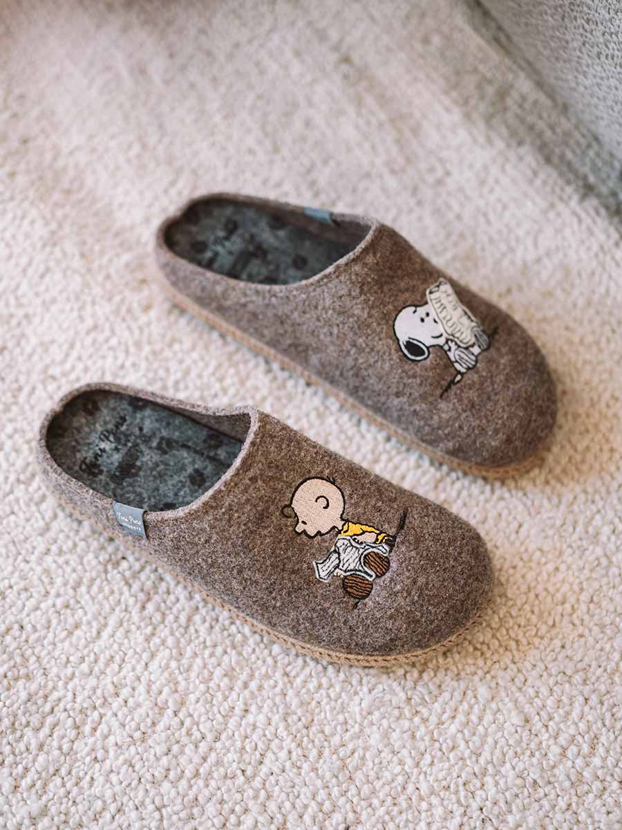 CHARLIE - Men's clog-style Snoopy slippers