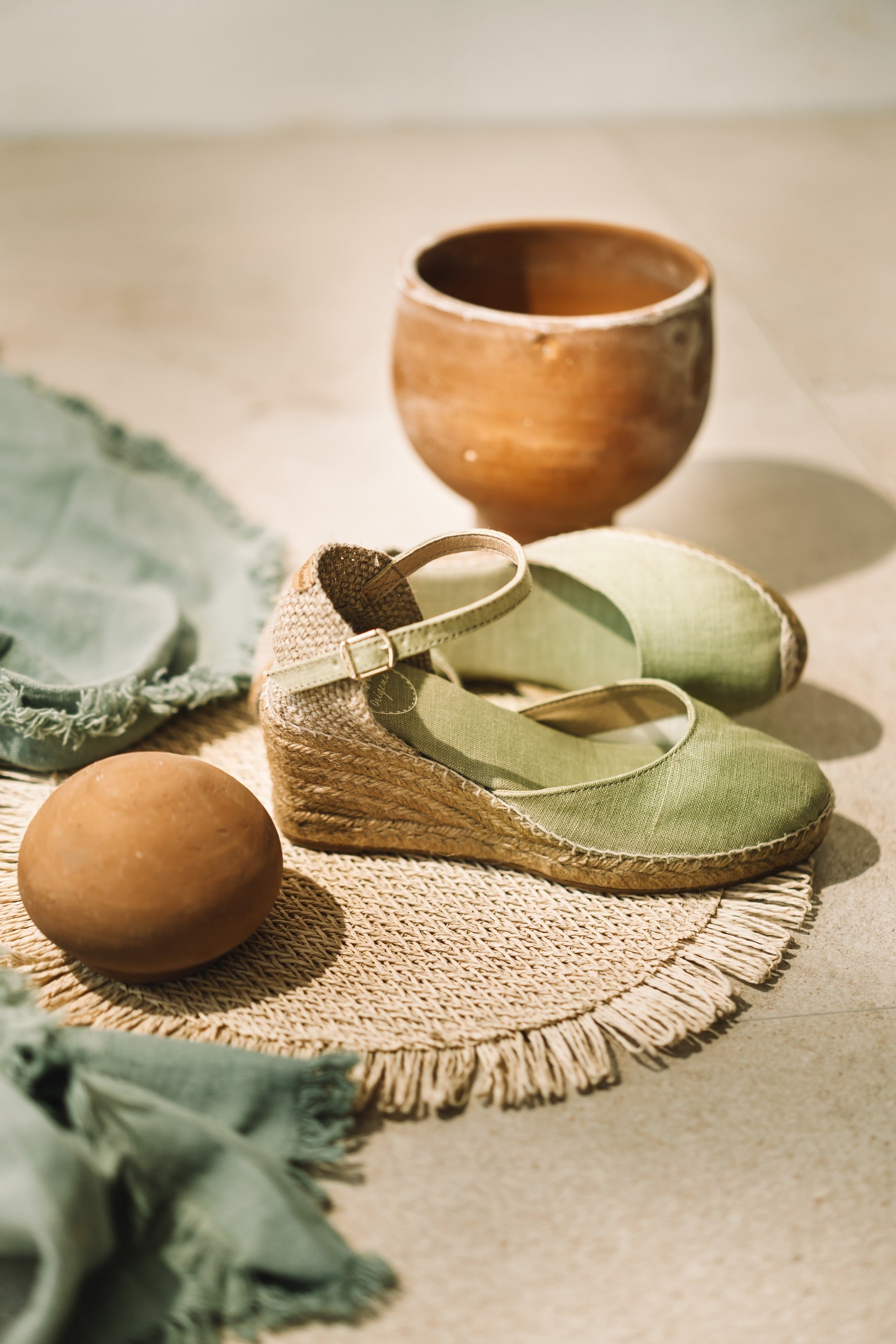 Jute wedge espadrille with buckle | CALDES